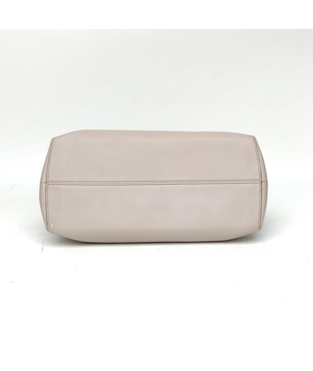 FENDI Бежевая кожаная сумка с короткими ручками, фото 6