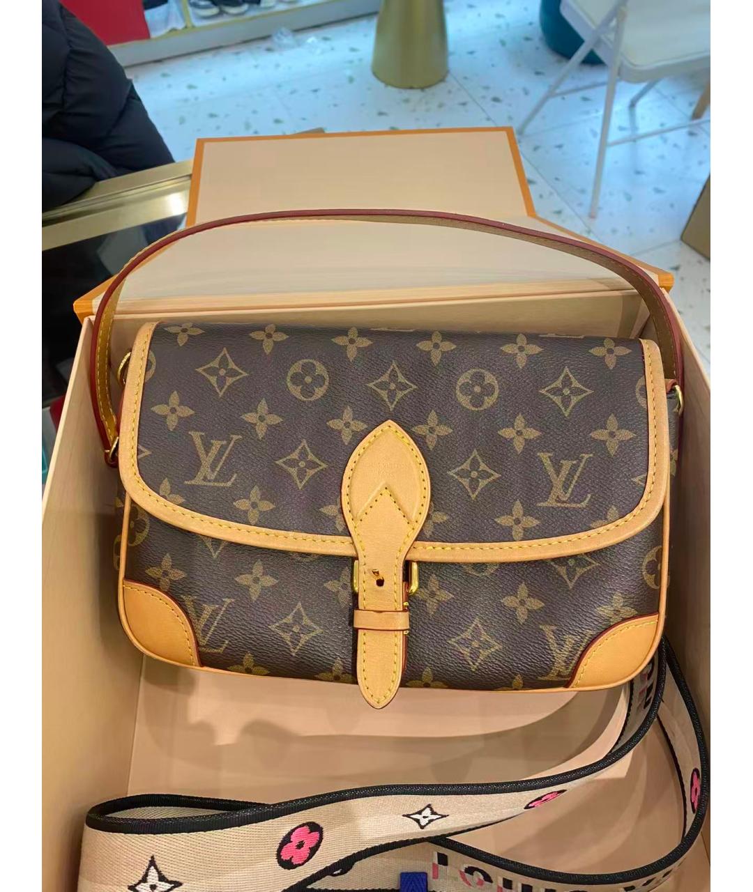 LOUIS VUITTON Коричневая сумка через плечо, фото 8