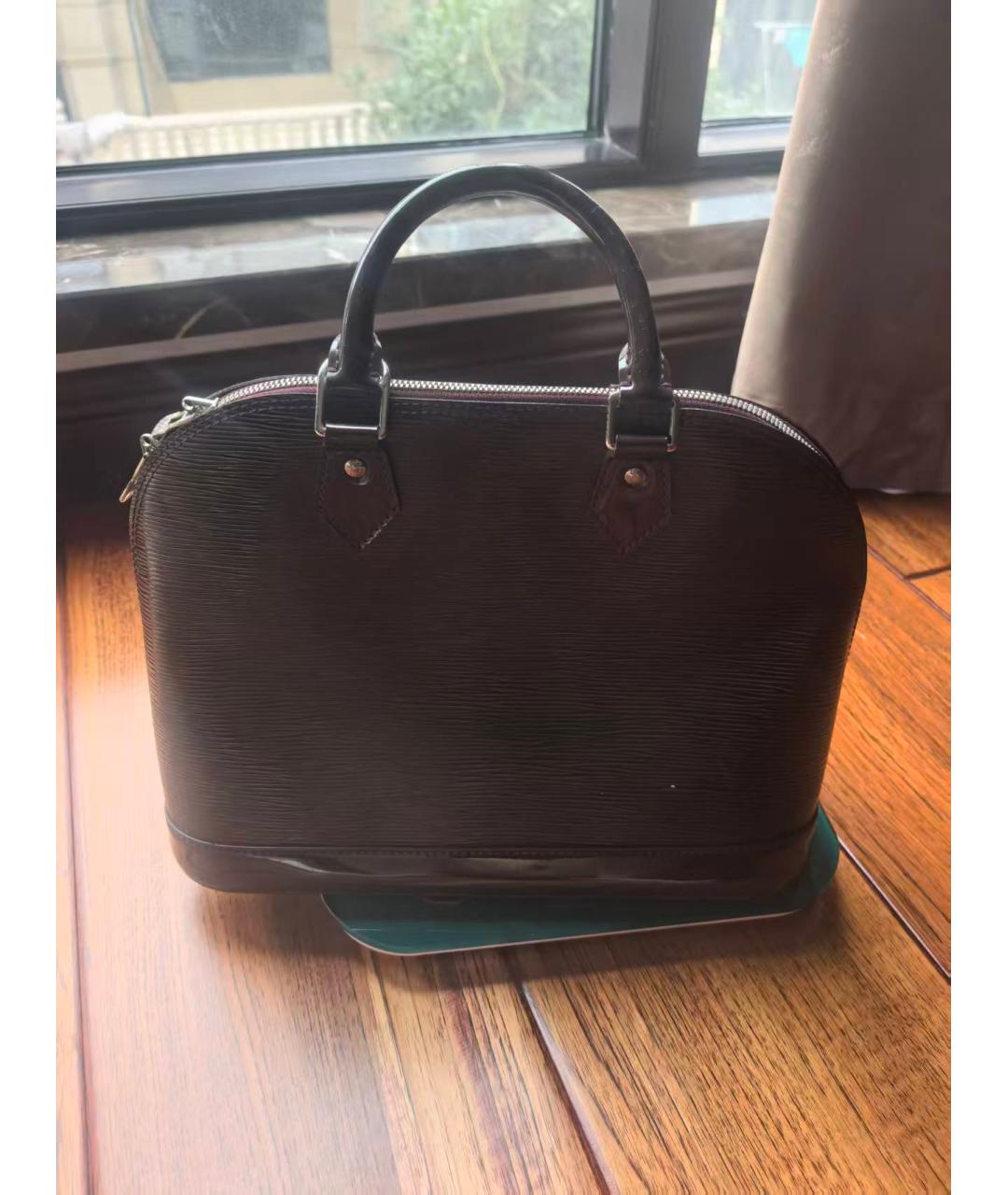 LOUIS VUITTON Бордовая сумка с короткими ручками из лакированной кожи, фото 6