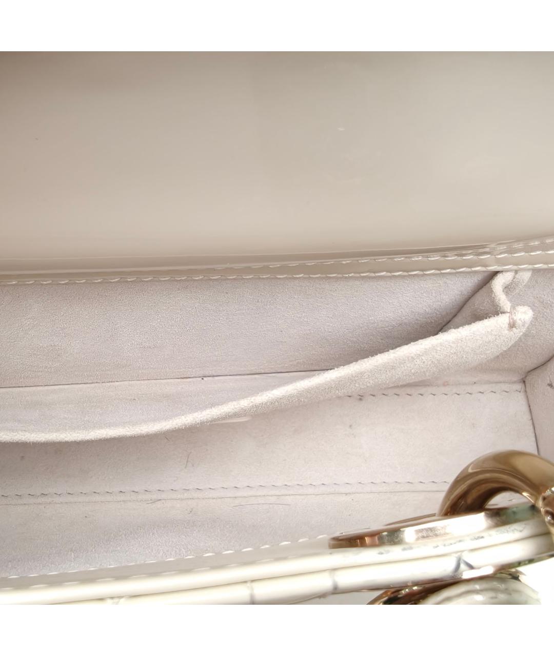CHRISTIAN DIOR Белая сумка через плечо из лакированной кожи, фото 8