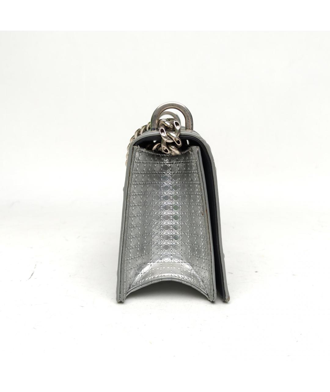 CHRISTIAN DIOR Серебряная сумка через плечо из лакированной кожи, фото 5