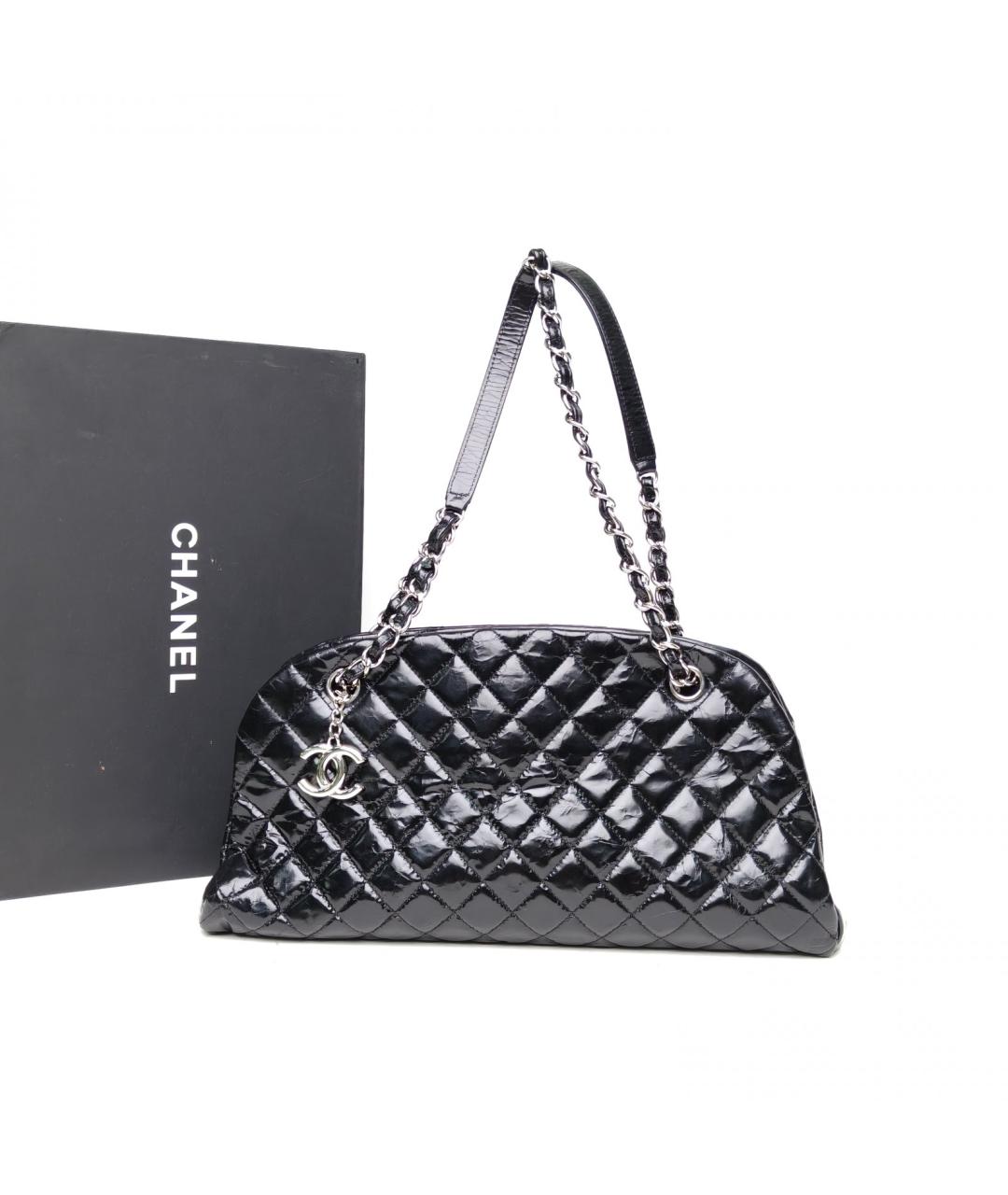 CHANEL Черная сумка через плечо из лакированной кожи, фото 9