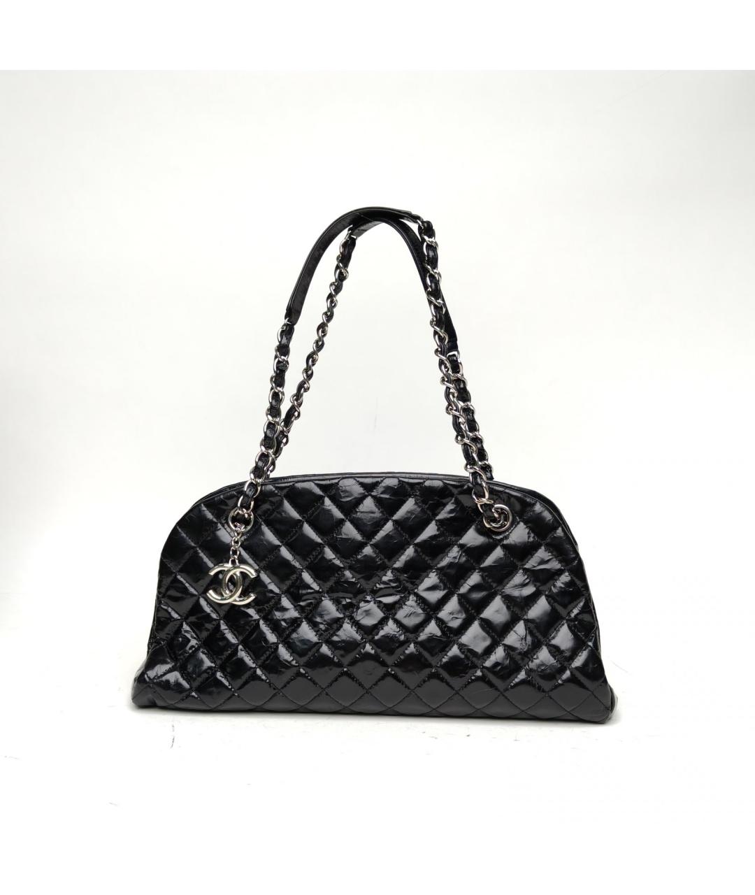 CHANEL Черная сумка через плечо из лакированной кожи, фото 2