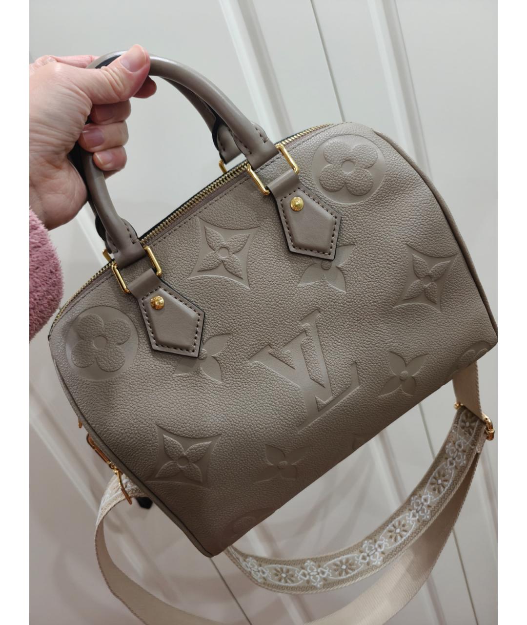 LOUIS VUITTON Бежевая кожаная сумка через плечо, фото 8