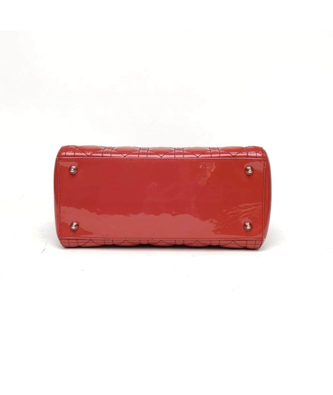 CHRISTIAN DIOR Красная сумка с короткими ручками из лакированной кожи, фото 6