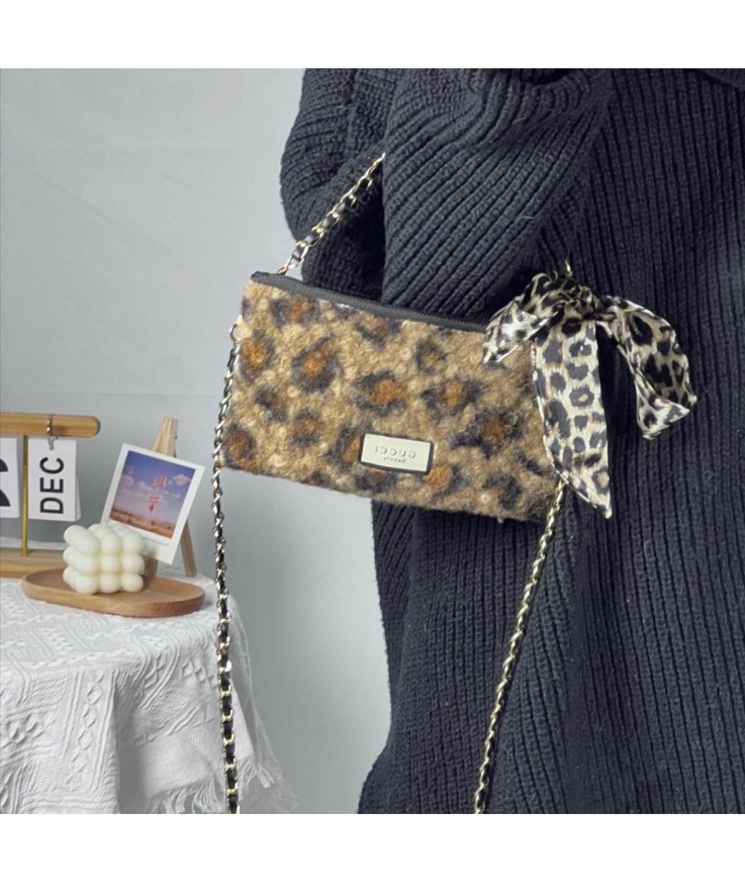 GUCCI BEAUTY Коричневая меховая косметичка, фото 7