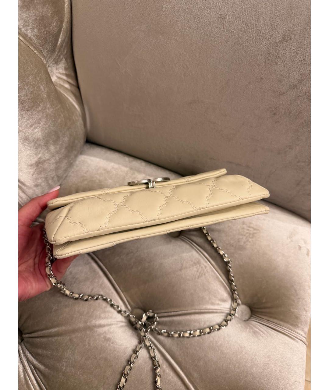 CHANEL Бежевая кожаная сумка через плечо, фото 5
