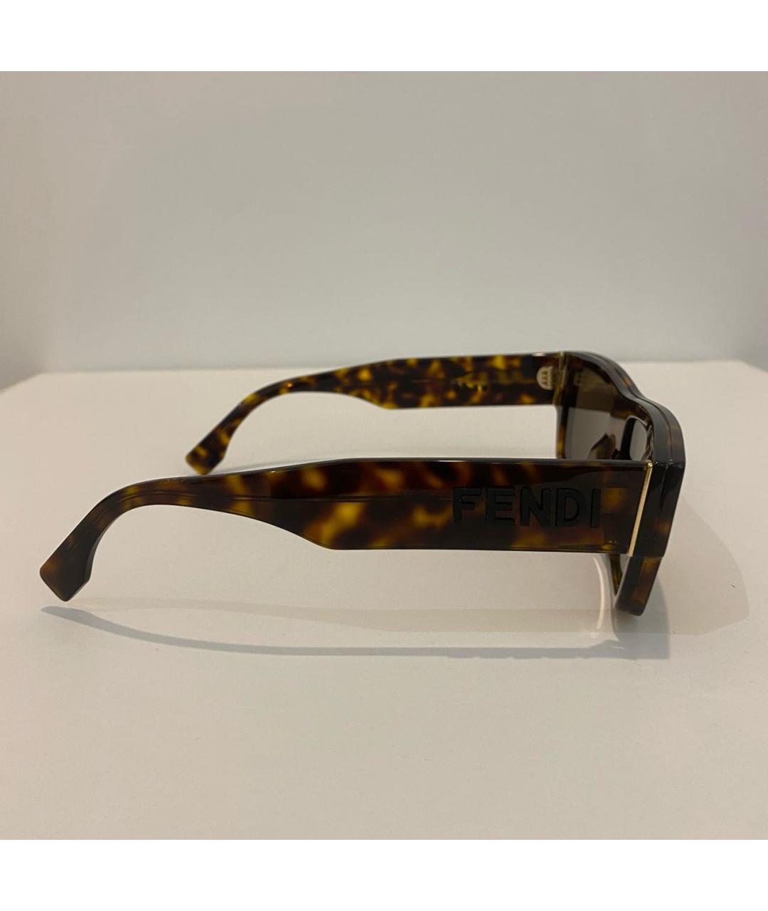 FENDI Коричневые пластиковые солнцезащитные очки, фото 2