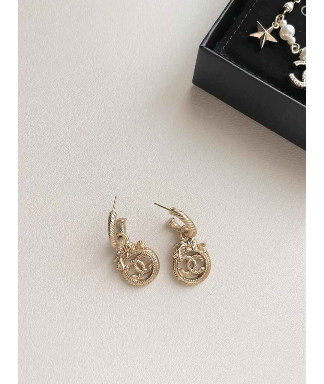 CHANEL Золотые металлические серьги, фото 3