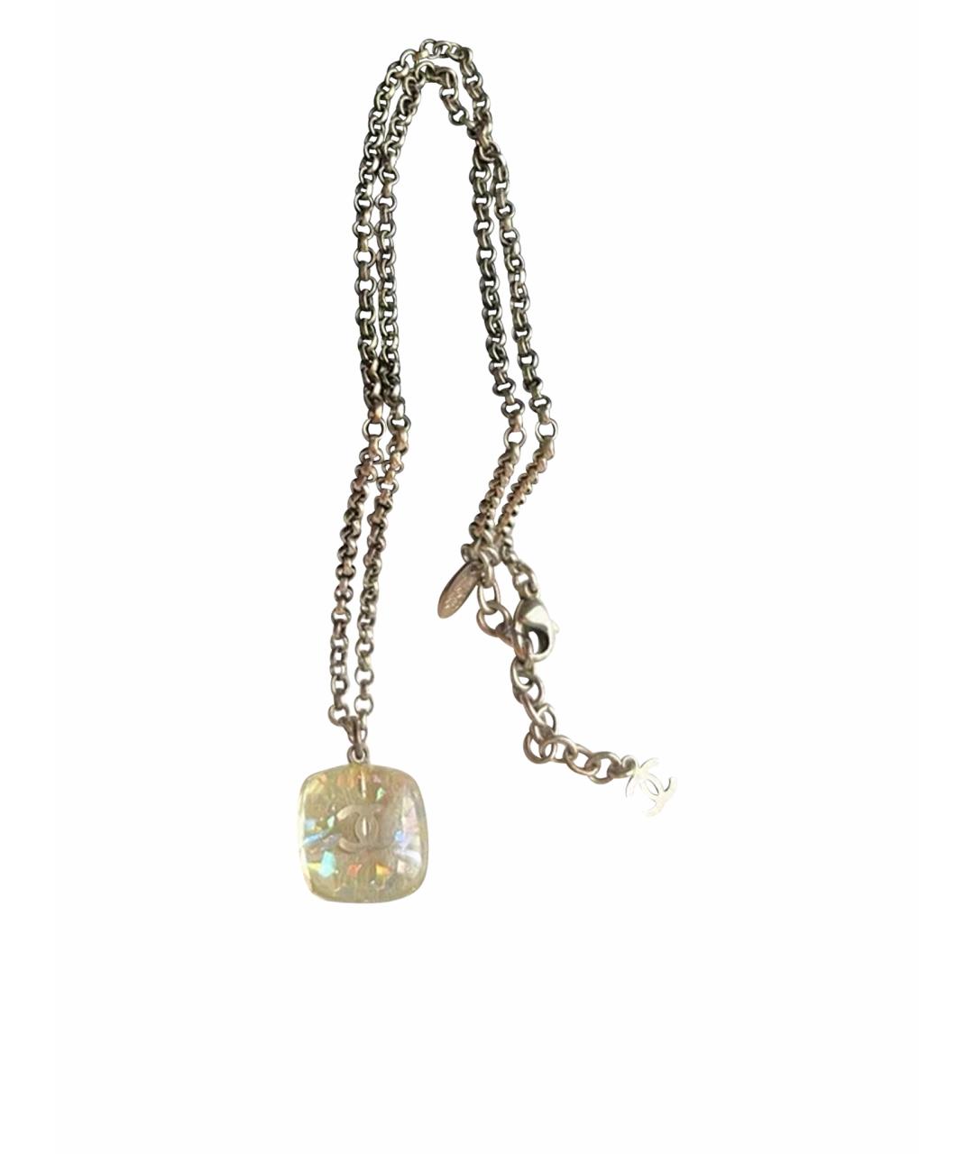 CHANEL Золотой металлический кулон, фото 1