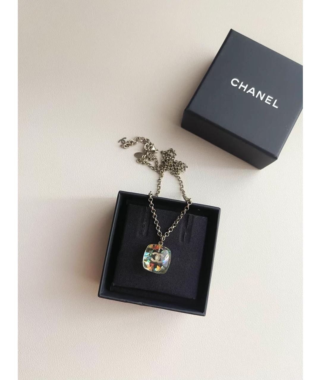 CHANEL Золотой металлический кулон, фото 2