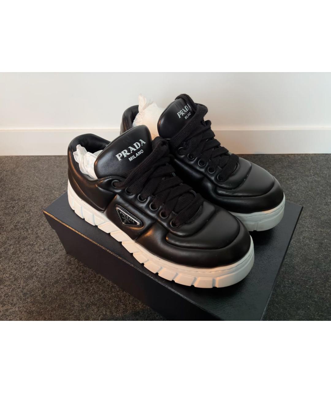 PRADA Черные кожаные низкие кроссовки / кеды, фото 2