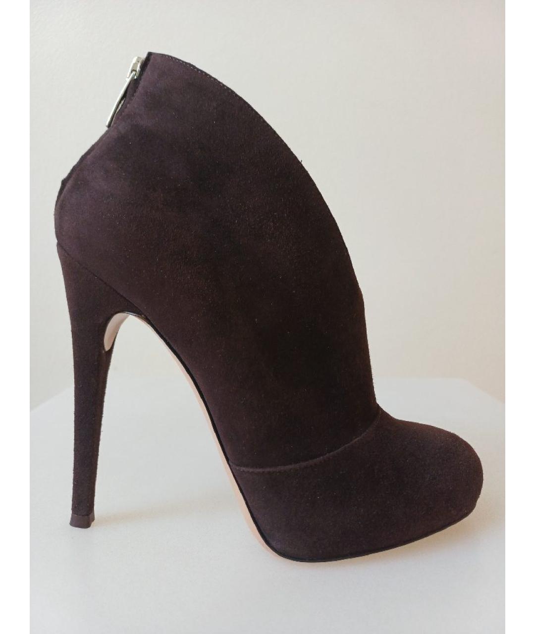 GIANVITO ROSSI Коричневые замшевые ботильоны, фото 10