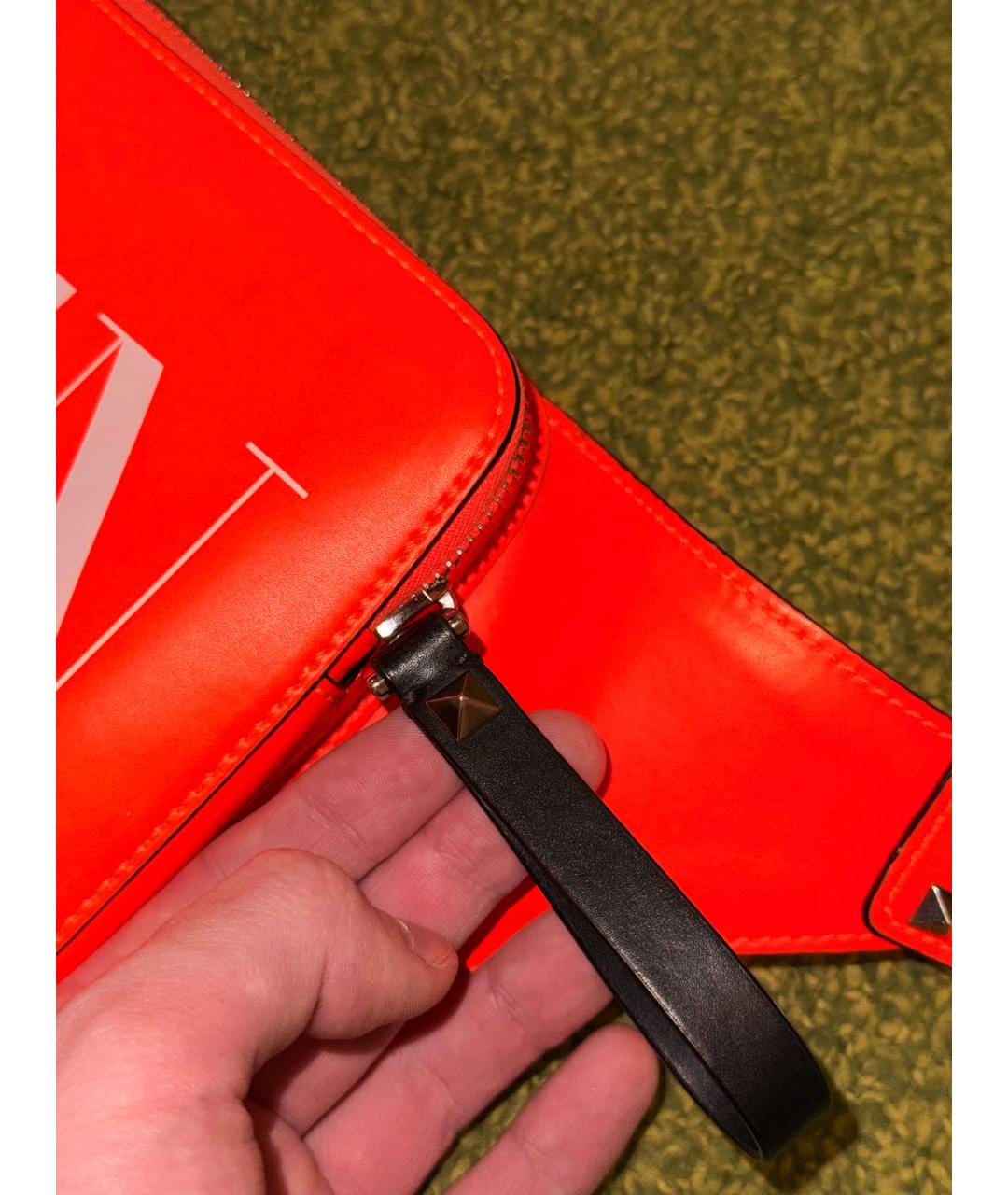 VALENTINO Оранжевая кожаная поясная сумка, фото 5