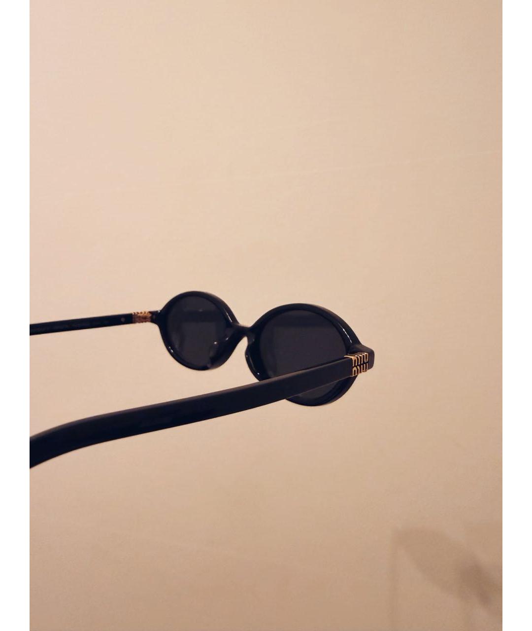 MIU MIU Черные пластиковые солнцезащитные очки, фото 3