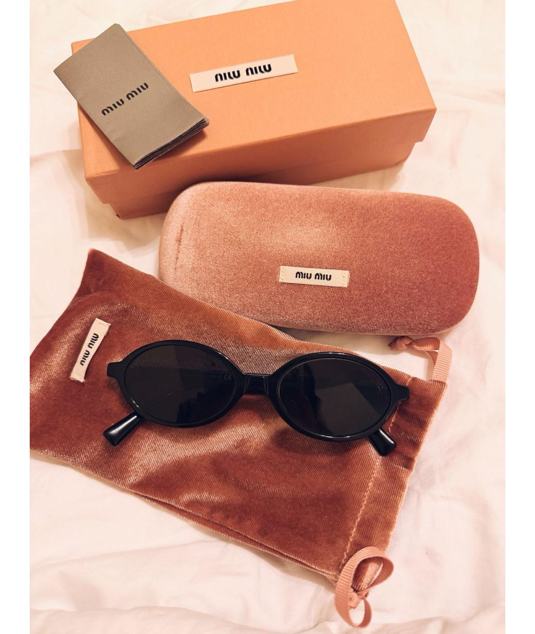 MIU MIU Черные пластиковые солнцезащитные очки, фото 4