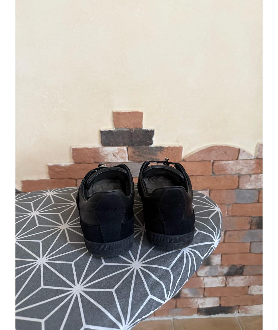 LOUIS VUITTON Черные замшевые низкие кроссовки / кеды, фото 4