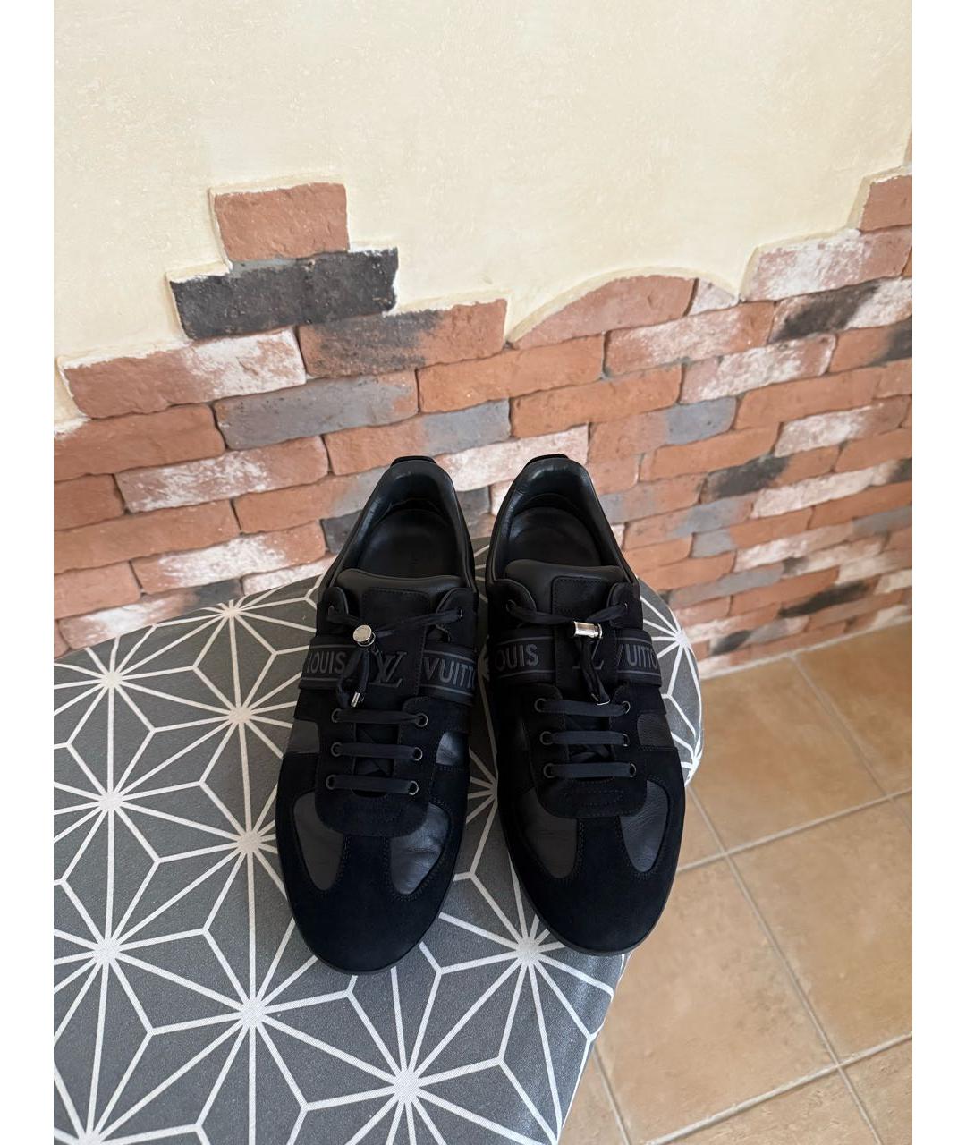 LOUIS VUITTON Черные замшевые низкие кроссовки / кеды, фото 2