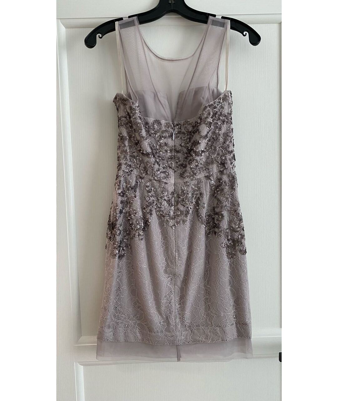 BCBG MAXAZRIA Серое кружевное коктейльное платье, фото 2