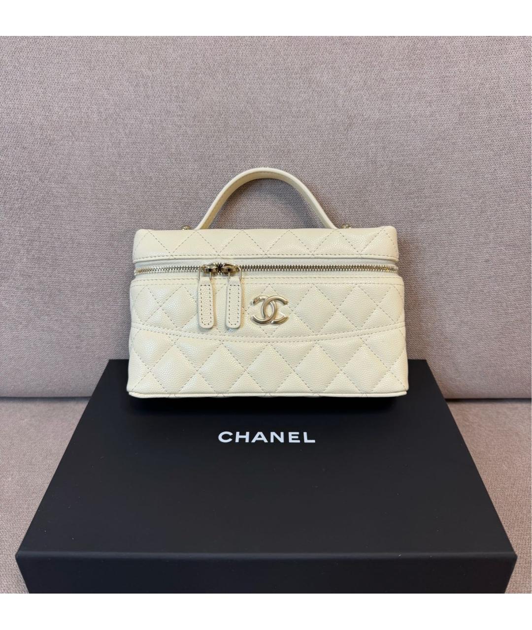 CHANEL Белая кожаная сумка с короткими ручками, фото 2