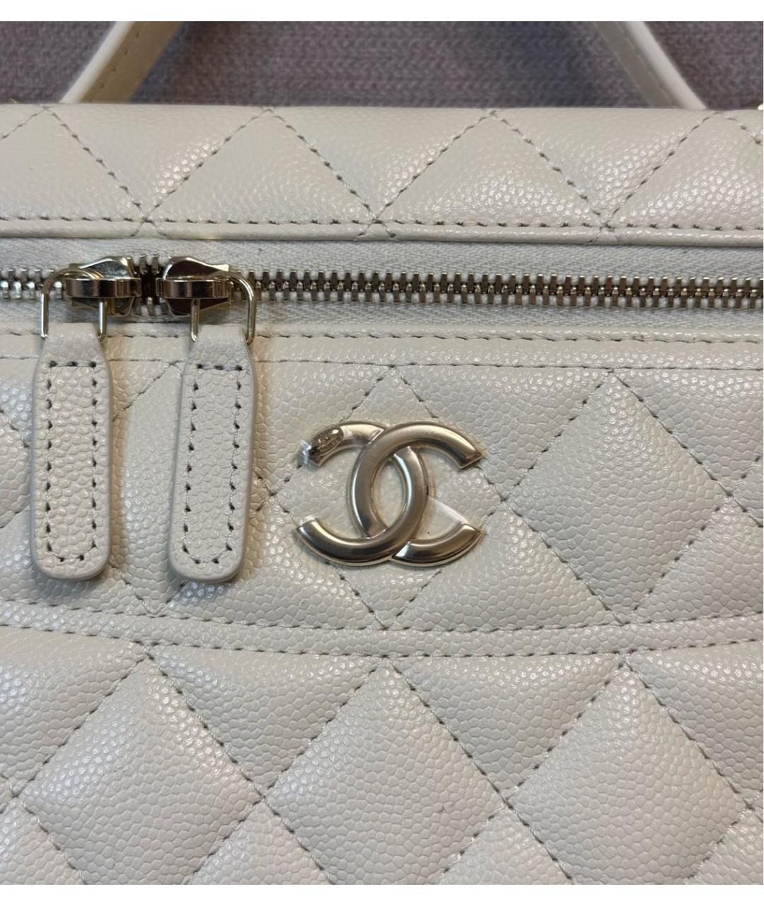 CHANEL Белая кожаная сумка с короткими ручками, фото 7