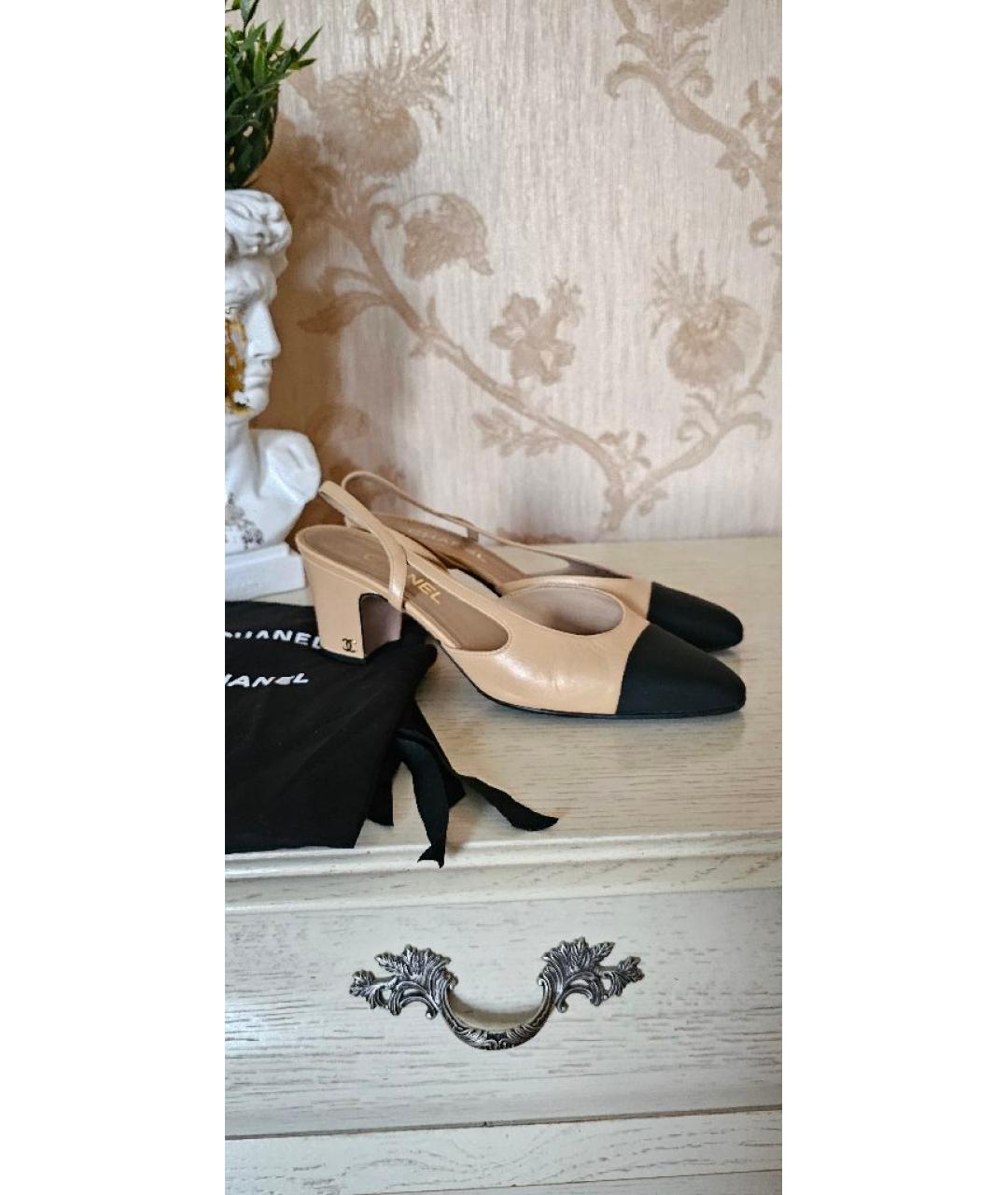 CHANEL Бежевые кожаные лодочки на низком каблуке, фото 10