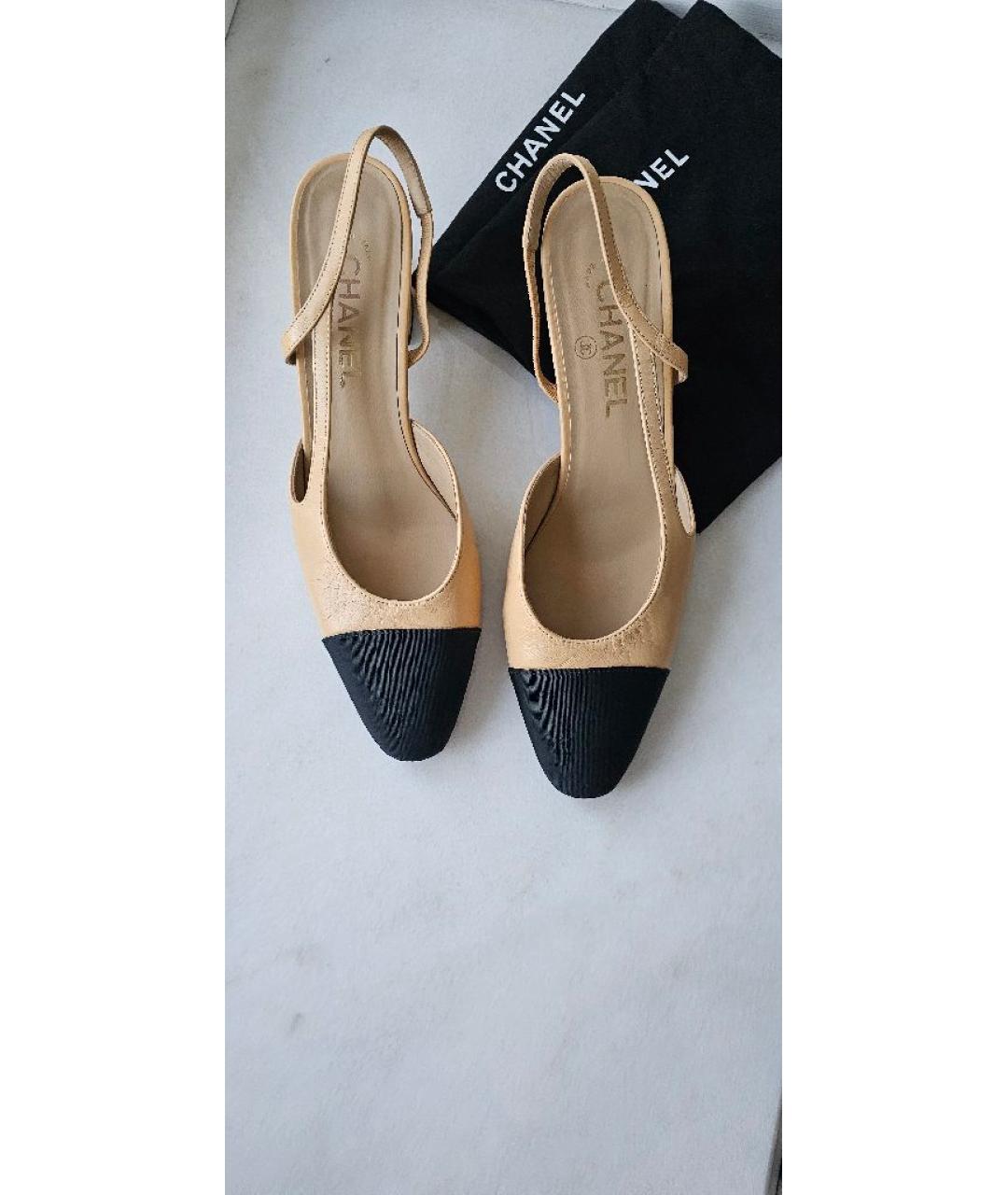 CHANEL Бежевые кожаные лодочки на низком каблуке, фото 3
