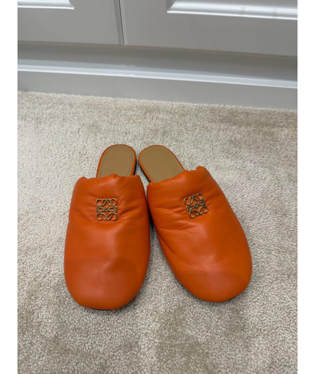 LOEWE Оранжевое кожаные сабо, фото 2