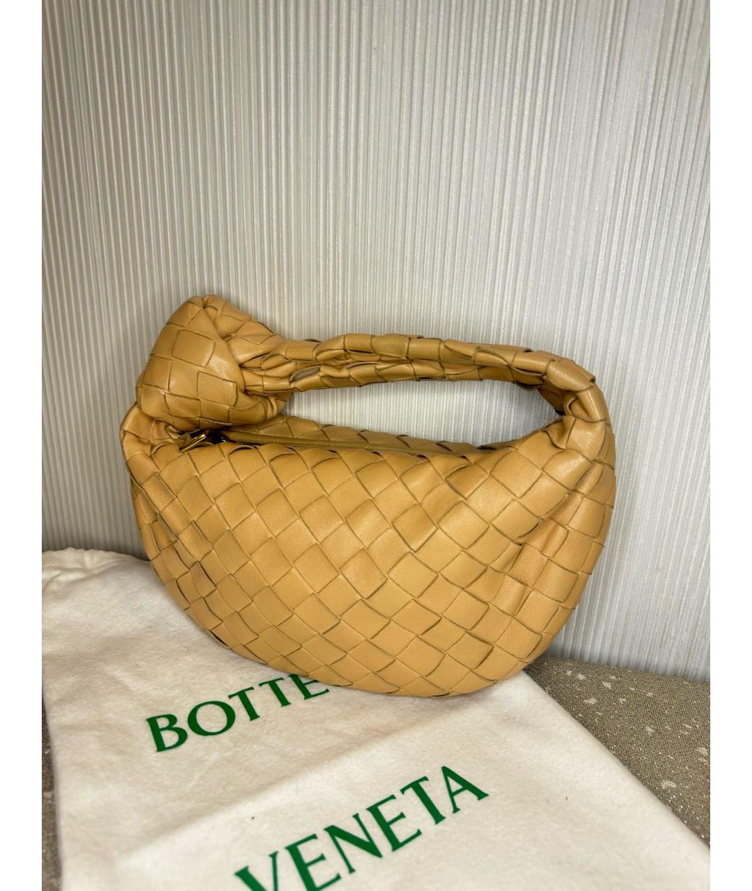 BOTTEGA VENETA Бежевая кожаная сумка с короткими ручками, фото 2