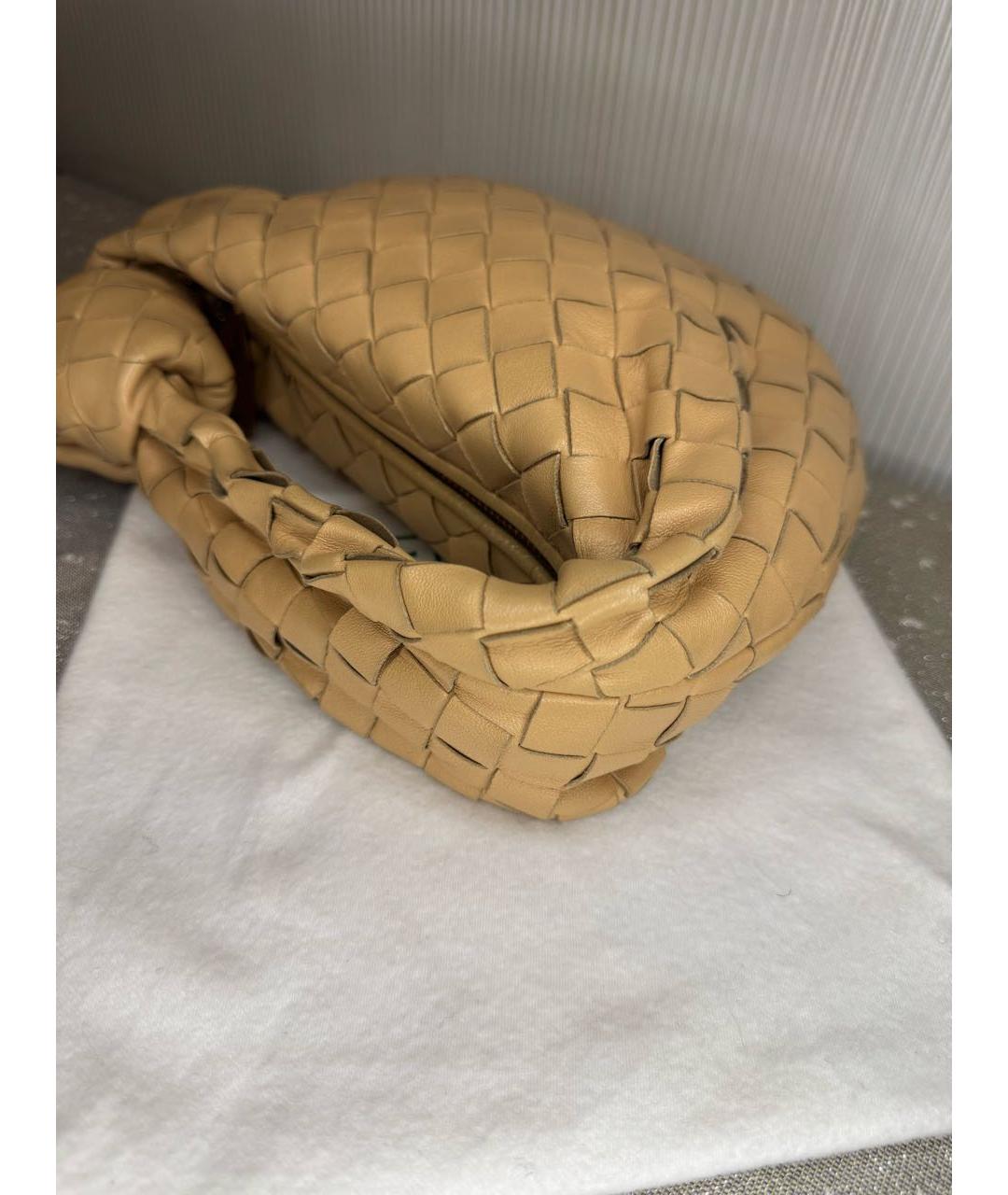 BOTTEGA VENETA Бежевая кожаная сумка с короткими ручками, фото 3