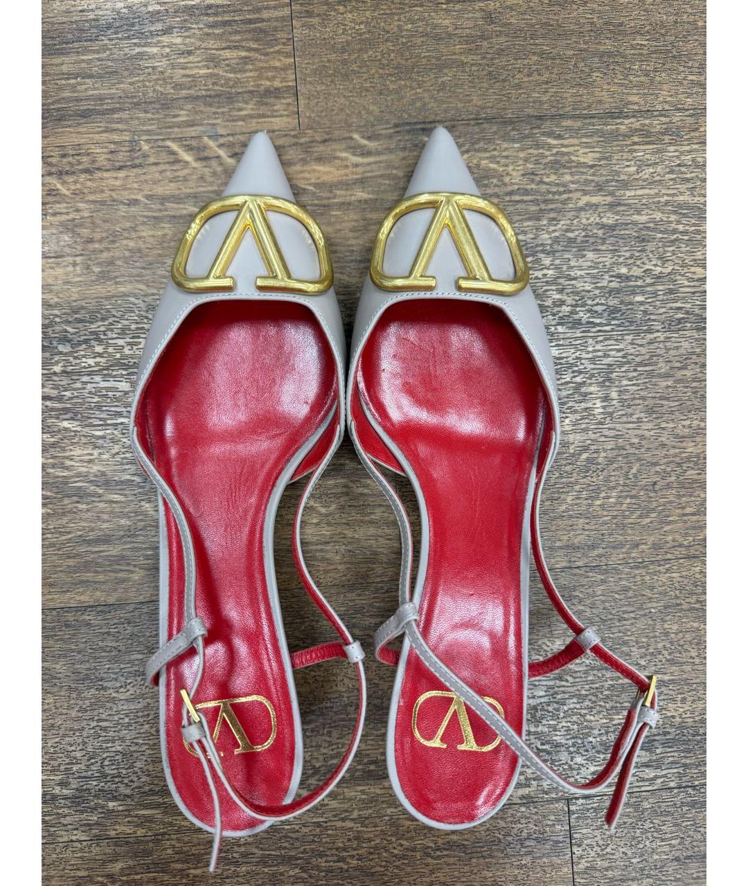 VALENTINO Бежевые кожаные лодочки на низком каблуке, фото 3