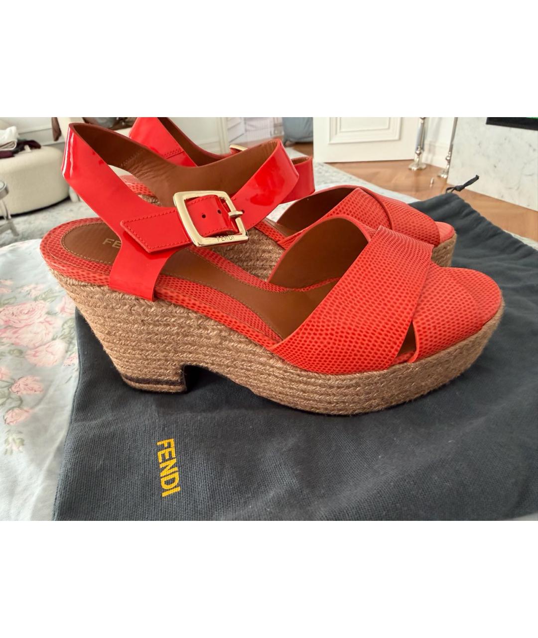 FENDI Оранжевое кожаные босоножки, фото 5
