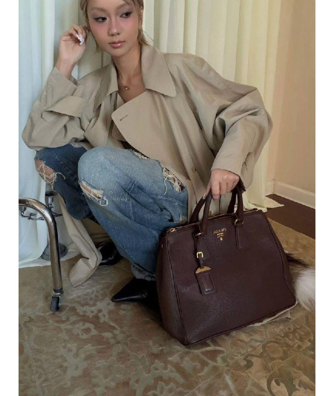 PRADA Коричневая кожаная сумка с короткими ручками, фото 6