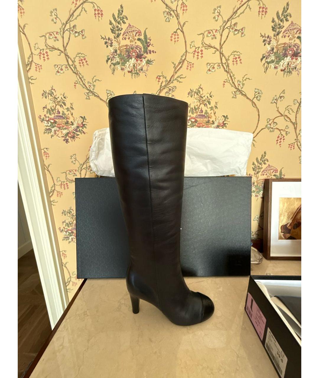 CHANEL Черные кожаные сапоги, фото 8