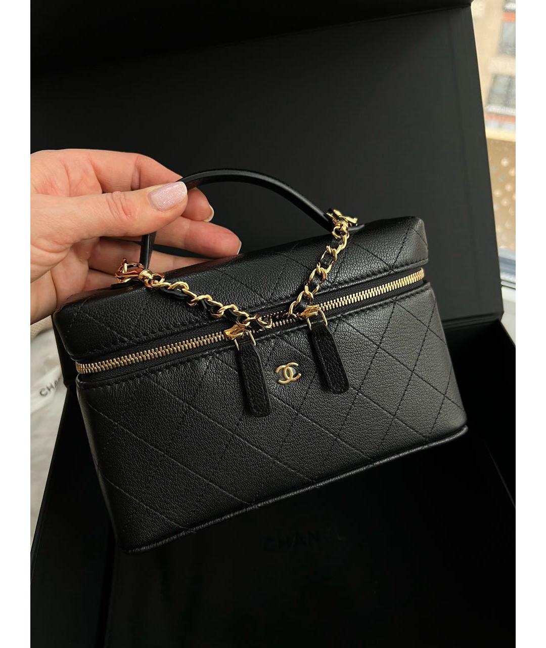 CHANEL Черная кожаная сумка с короткими ручками, фото 2