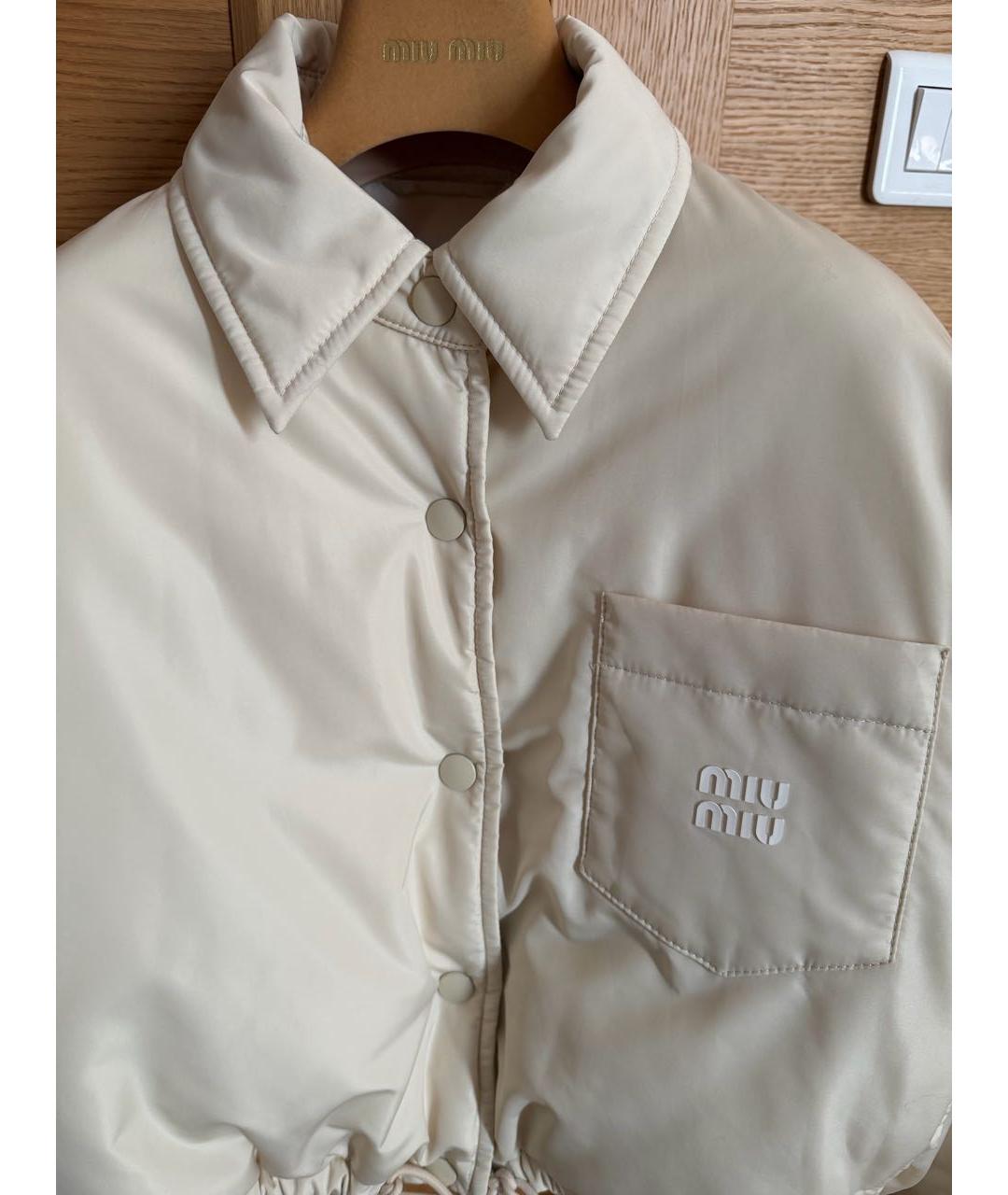 MIU MIU Бежевый полиэстеровый пуховик, фото 4