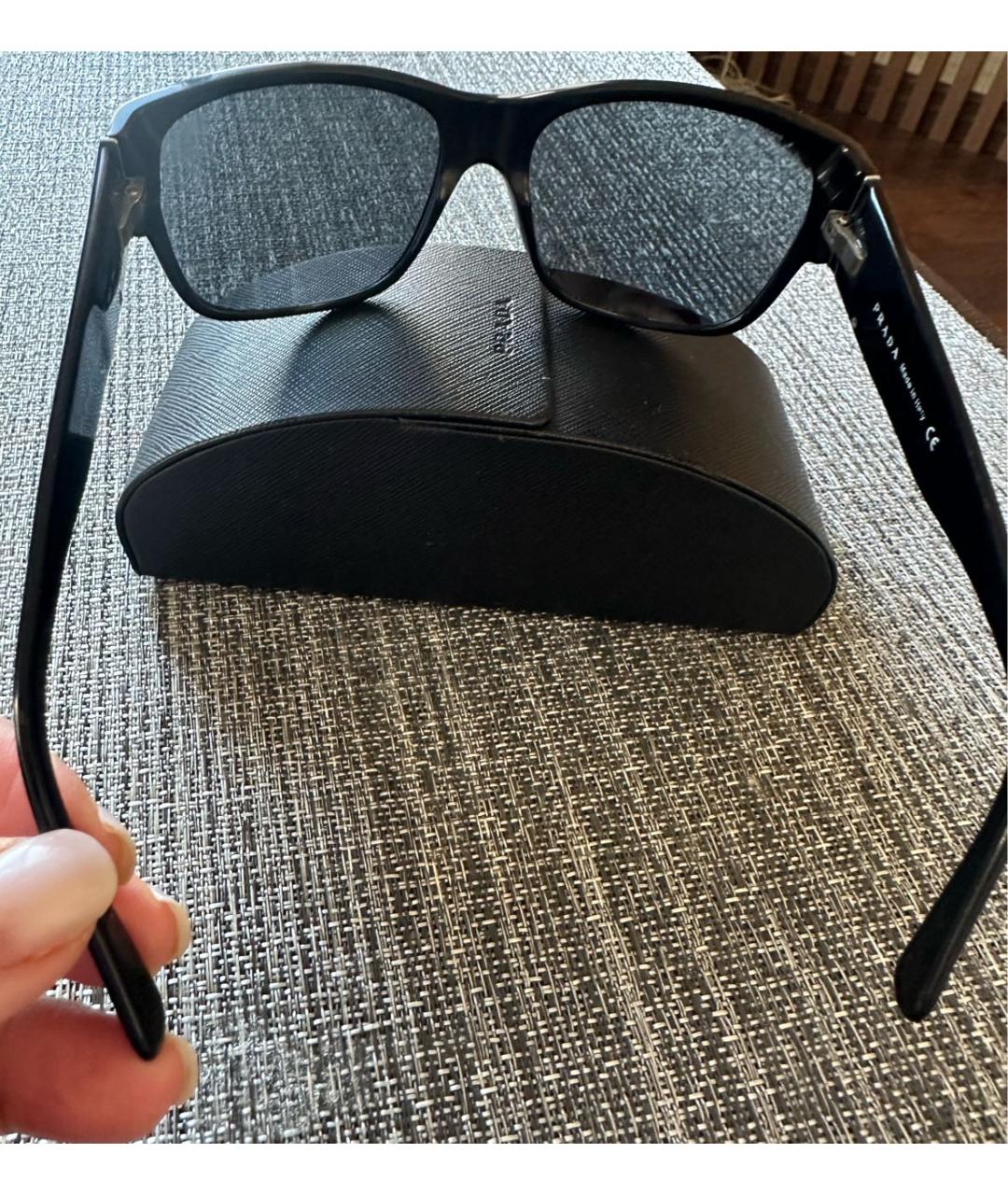 PRADA Черные пластиковые солнцезащитные очки, фото 3