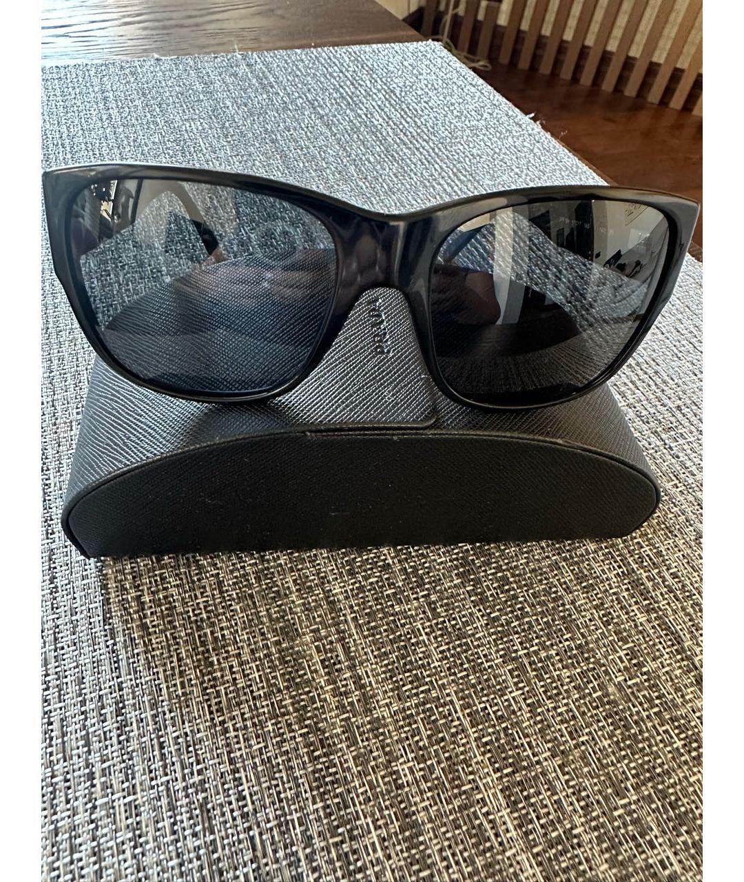 PRADA Черные пластиковые солнцезащитные очки, фото 9