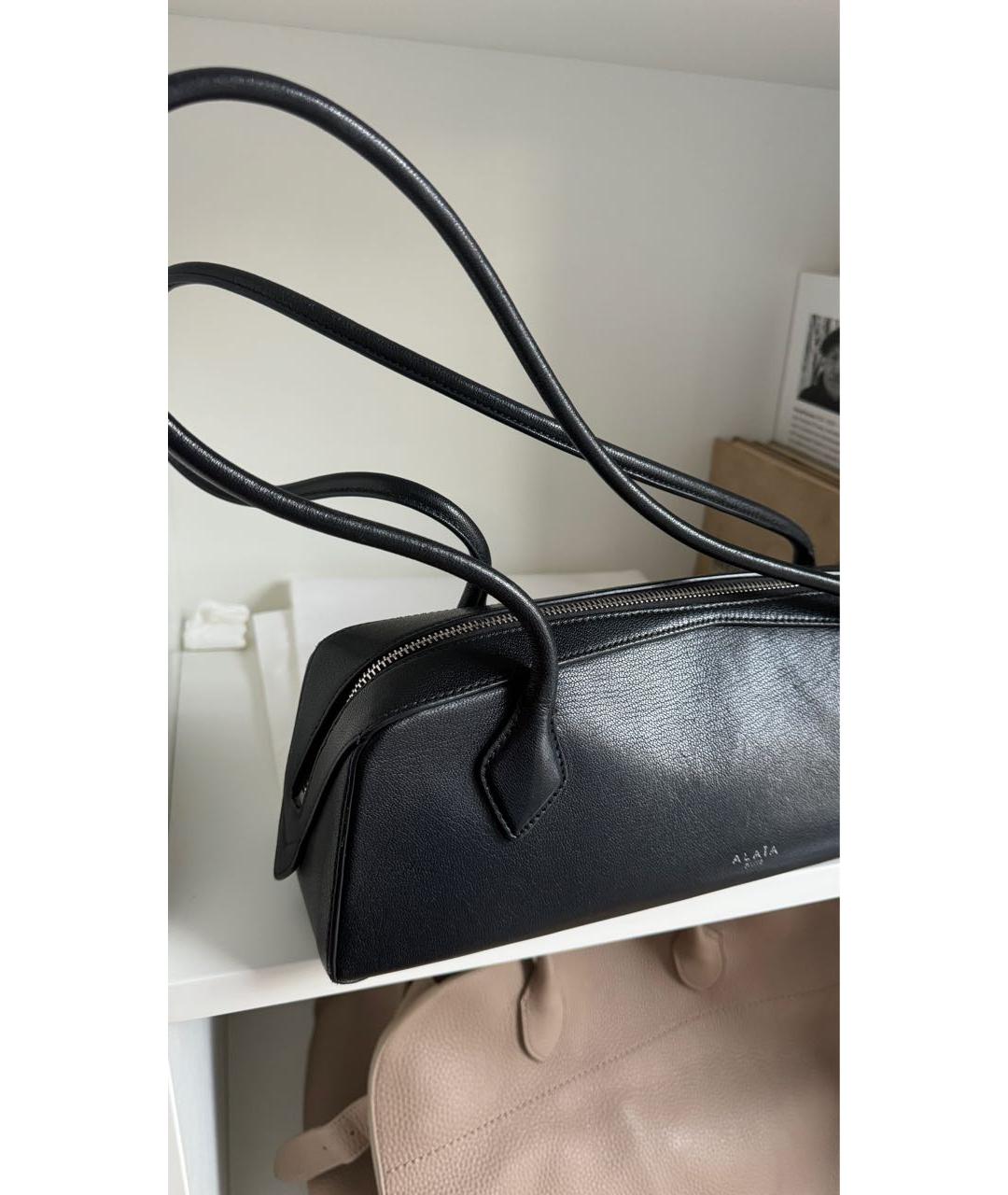 ALAIA Черная кожаная сумка с короткими ручками, фото 3