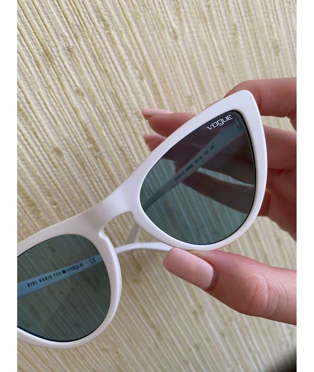 VOGUE EYEWEAR Белые пластиковые солнцезащитные очки, фото 2