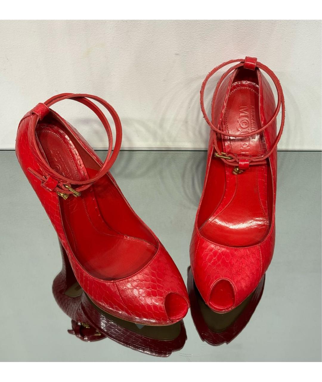 ALEXANDER MCQUEEN Красные туфли из экзотической кожи, фото 3