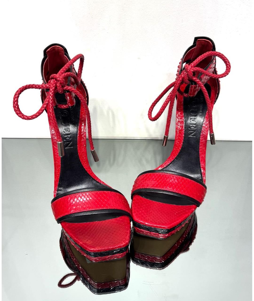 ALEXANDER MCQUEEN Красные босоножки из экзотической кожи, фото 8