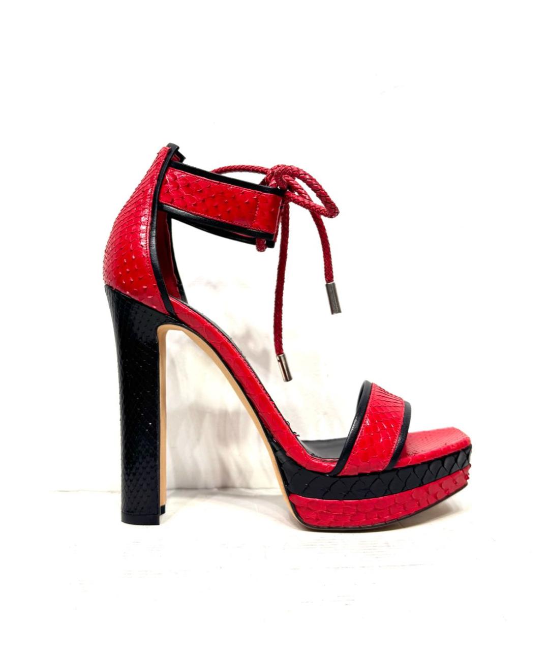 ALEXANDER MCQUEEN Красные босоножки из экзотической кожи, фото 9