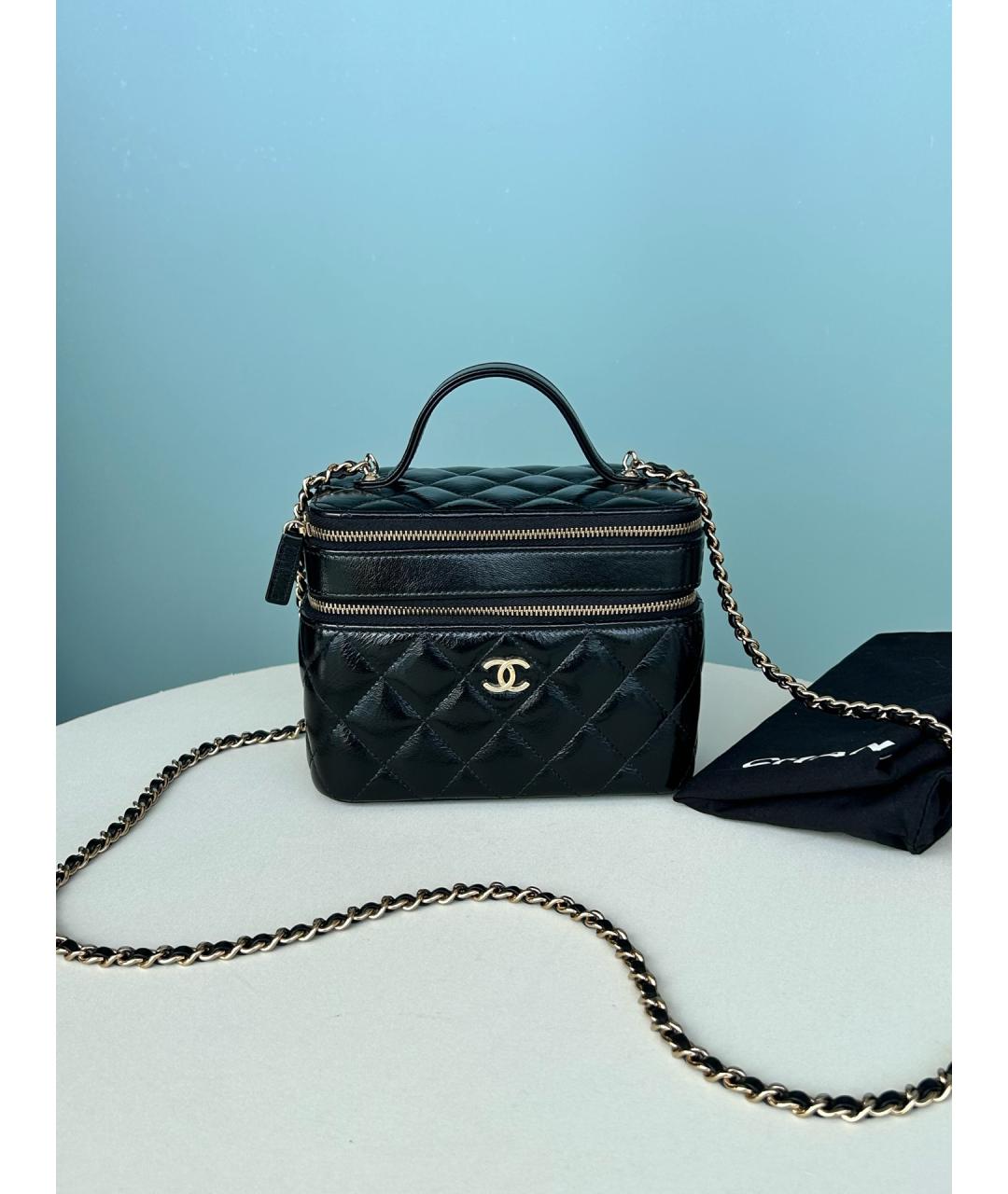 CHANEL Черная кожаная сумка с короткими ручками, фото 7