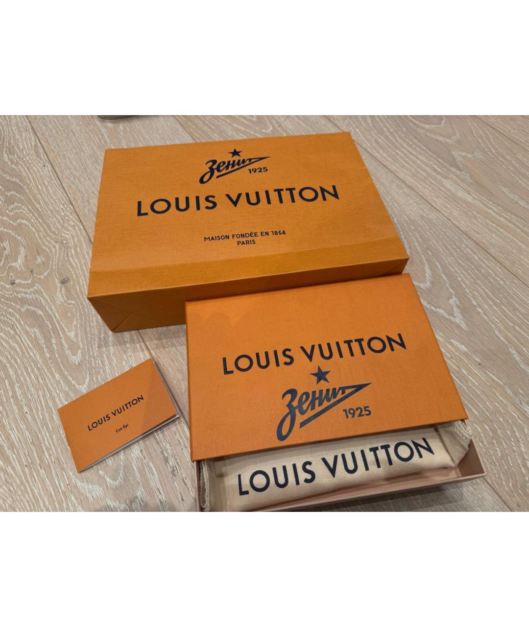 LOUIS VUITTON Темно-синий кожаный кошелек, фото 8