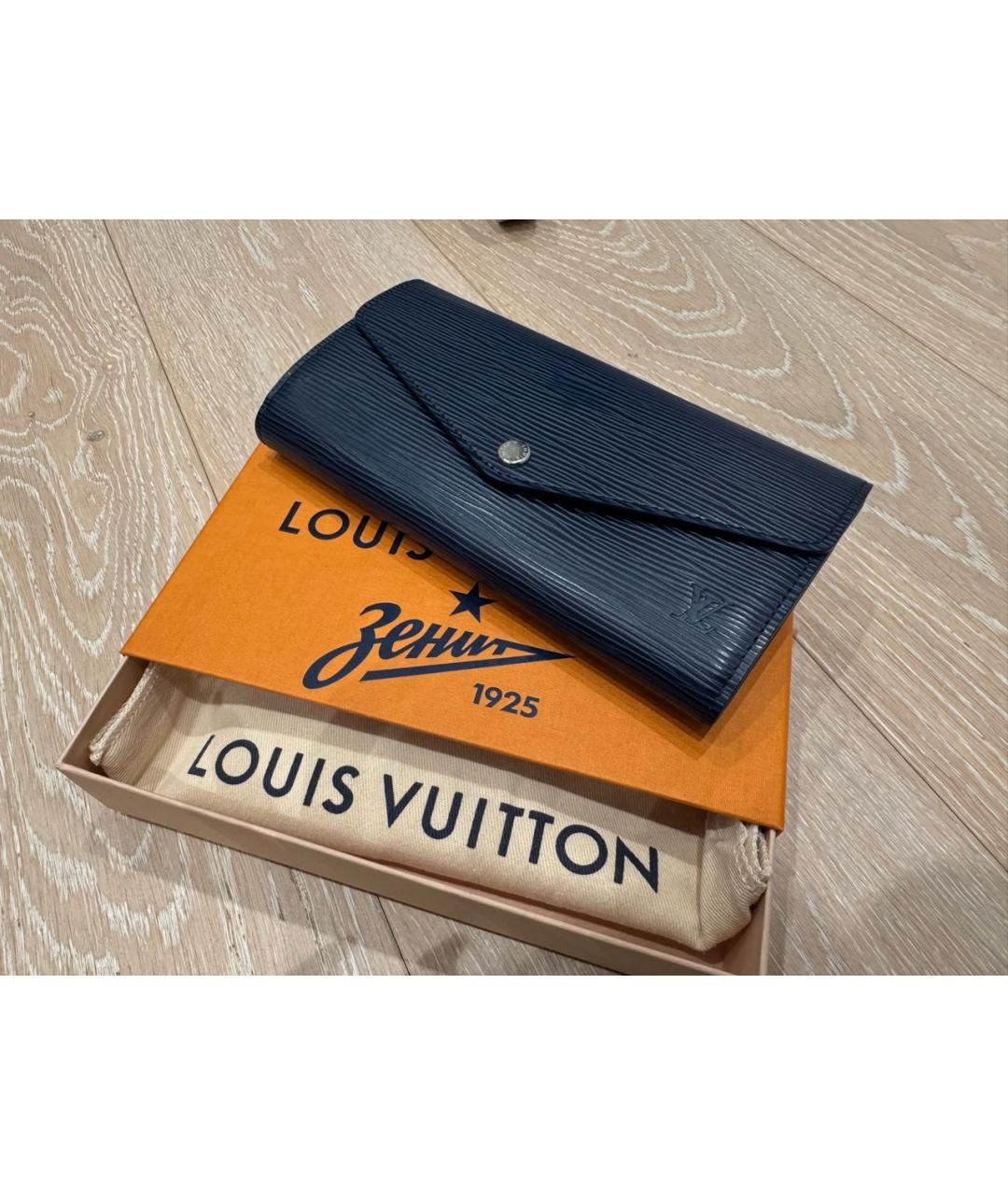 LOUIS VUITTON Темно-синий кожаный кошелек, фото 4