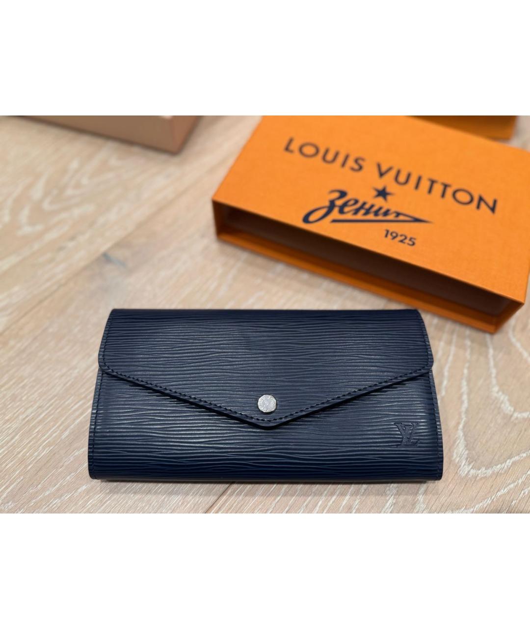 LOUIS VUITTON Темно-синий кожаный кошелек, фото 9