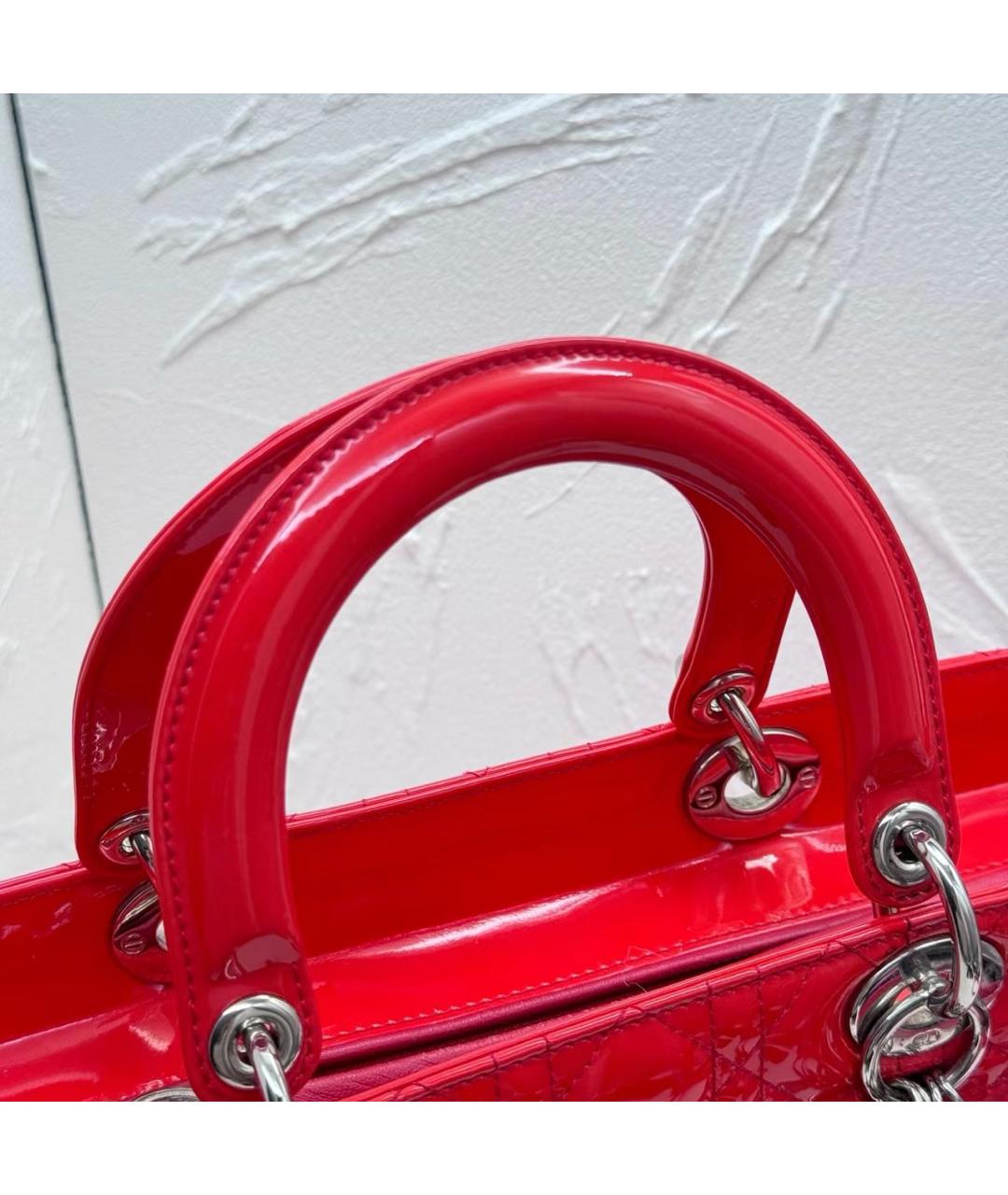 CHRISTIAN DIOR Красная сумка через плечо из лакированной кожи, фото 6