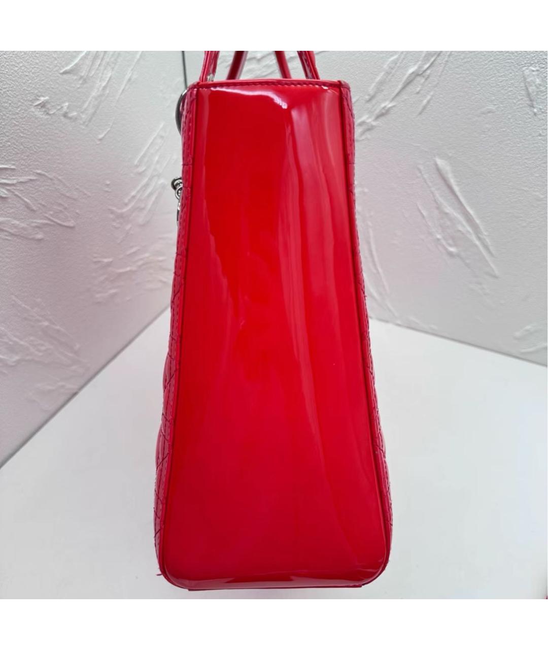 CHRISTIAN DIOR Красная сумка через плечо из лакированной кожи, фото 4