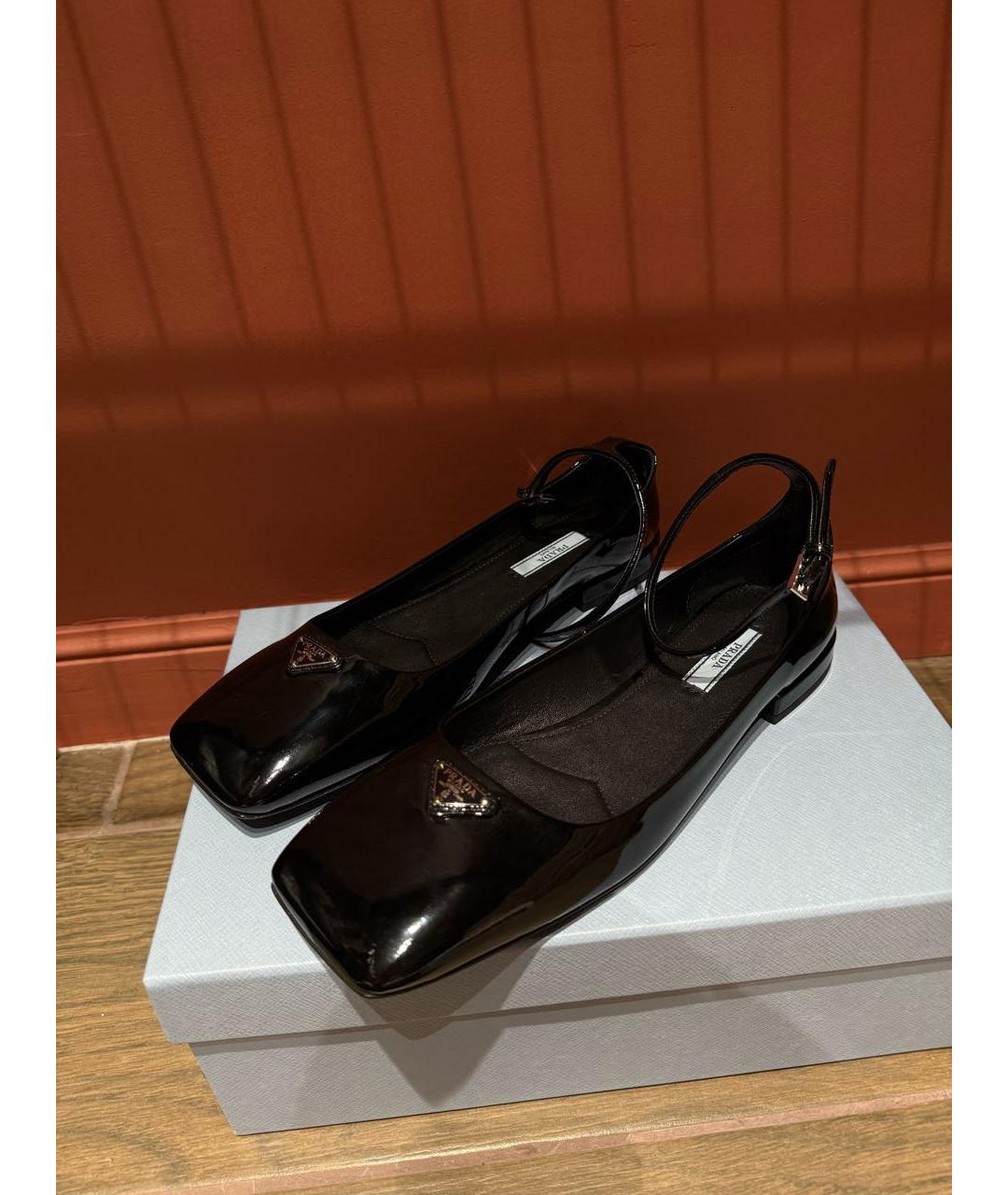 PRADA Черные балетки из лакированной кожи, фото 4